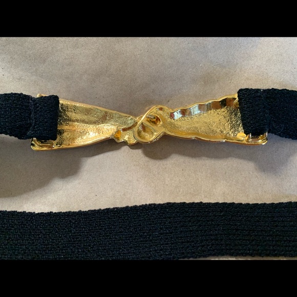 VTG St. John black knit belt w/ gold bow closure. - Picture 4 of 6